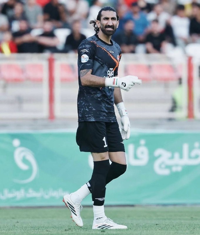 varzeshstand | دکه ورزش: ثبت تنها یک شکست با لباس تراکتور❗️ بیرانوند مقابل پرسپولیس سخت میبازد!📉 علیرضا بیرانوند تاکنون ۹ بار مقابل پرسپولیس قرا