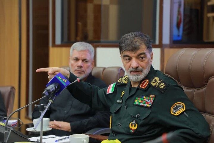 بازی دراز: سردار رادان: جمهوری اسلامی ۱۴ بند در مذاکرات را به دشمن تحمیل کردفرمانده کل انتظامی کشور:🔹هر جا که ما ضعیف بودیم، دشمن خ