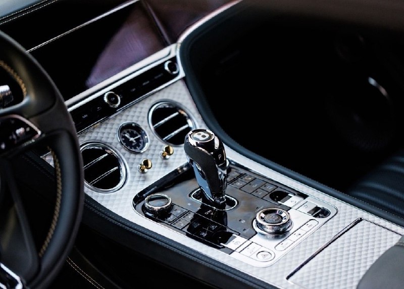 Bentley Continental GT "Number 9 Edition" by Mulliner '2019 4
