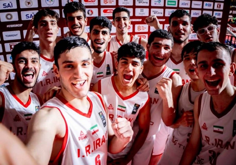 البرزورزشی: صعود پسران ایران به یک‌چهارم نهایی کاپ آسیاتیم ملی بسکتبال زیر ۱۸ سال پسران ایران با پیروزی مقابل هند میزبان، به مرحله ی