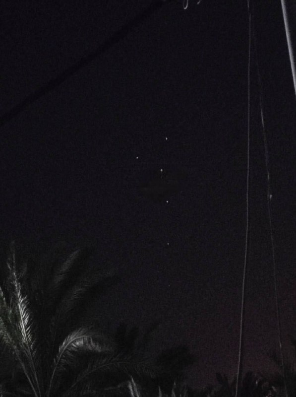 🇺🇸🇮🇷 עצמים לא מזוהים שעפים בשמי אזור בצרה בעיראק הולכים לאיראן, ככל הנראה טילים אמריקאים ששוגרו מכווית…
