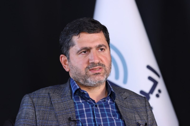ON TIME: رئیس اتاق بازرگانی ایران و چین: 🔹 احمد لواسانی که امروز دستگیر شد و حدود ۴۰۰ میلیون دلار مردم را بعنوان تراستی خورده بود