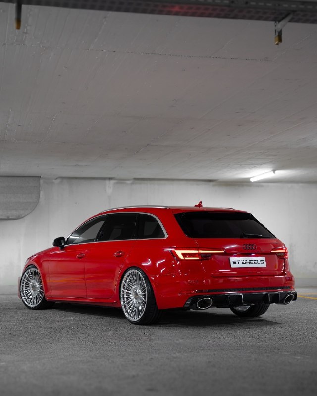 Audi RS4 Avant 6