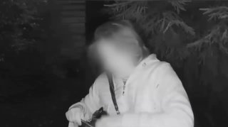 Трешовое видео из Петербурга. Мужик ударил девушку битой по голове прямо возле подъездаОн задержан, возбуждено уголовное дело о разбое, рассказали в полиции.«Пострадавшая в тяжёлом состоянии была госпитализирована в медучреждение. Материальный ущерб состав