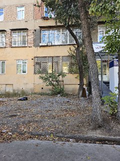 Под нежилое 2х ком.квартира