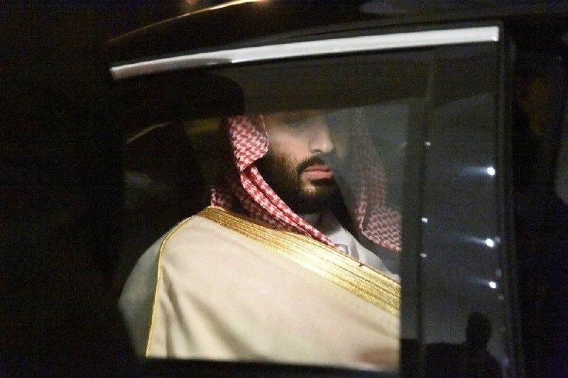 روزنامه ایران: ⭕️ بن سلمان عازم فرانسه شد 🔹️العربیه: محمد بن سلمان، ولیعهد عربستان سعودی برای انجام سفر رسمی عازم فرانسه شده است. 🔹دفت