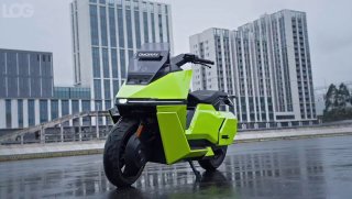 Компания OMOWAY выпускает OMO X — мотоцикл, который благодаря гироскопической си