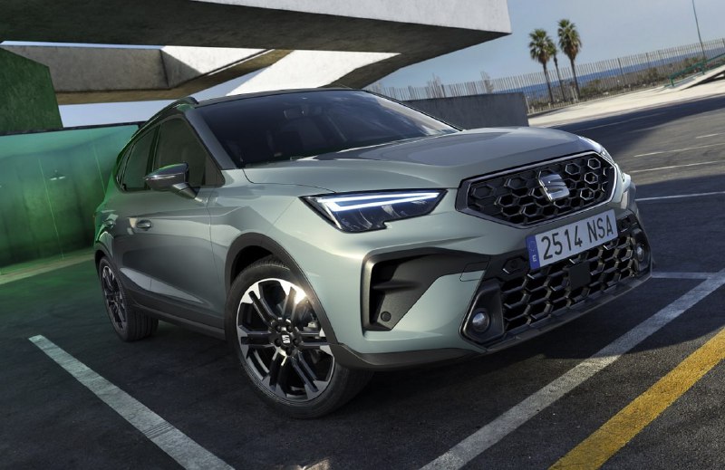 SEAT обновил хэтчбек Ibiza и кроссовер Arona