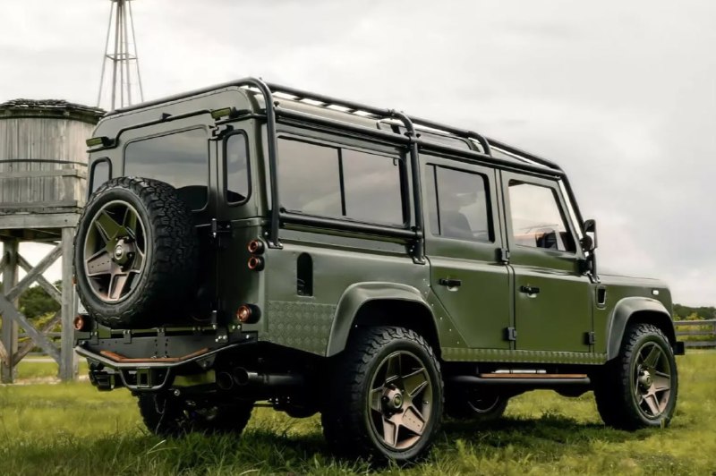 Классический Land Rover Defender превратили в 700-сильный рестомод 2
