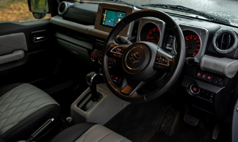 В Великобритании продают шестиколесный пикап Suzuki Jimny 3