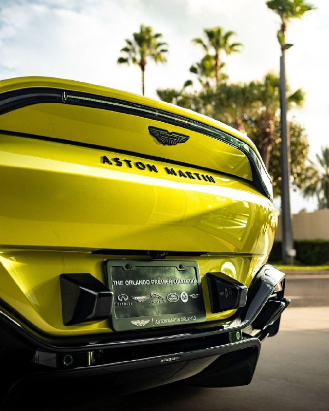 Aston Martin Vantage 5