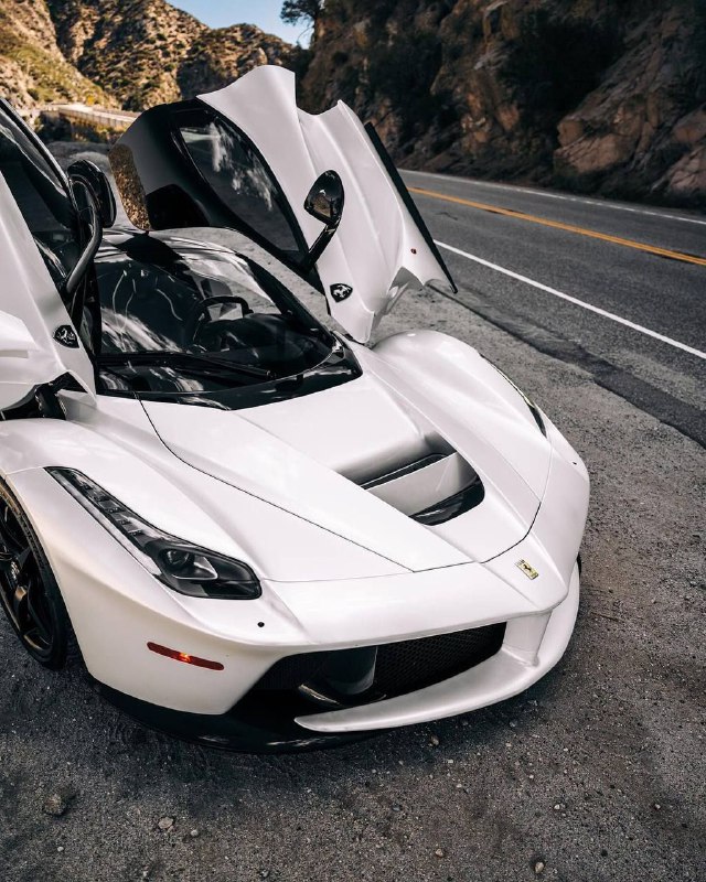 Ferrari 4