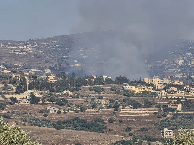 דחוף: הכיבוש הישראלי שורף בתים ורכוש בעיירה טלוסה, דרומית ללבנון.