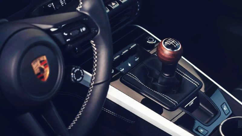 Сегодня мы обсуждаем интересную новость от Porsche: компания начала предлагать м