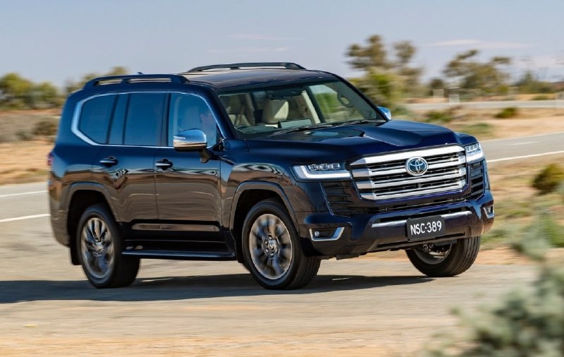 Land Cruiser 300 стал гибридом и вышел на новый рынок