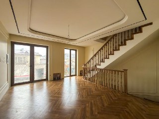 Угловой дом в Саракульке, ориентир — Гринвич.