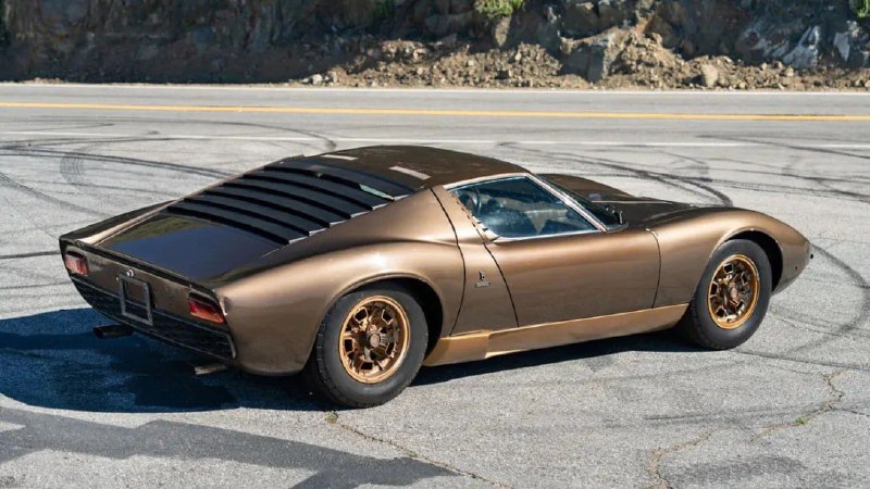 В США на аукцион выставили Lamborghini Miura 1970 года за 2,5 млн долларов 2