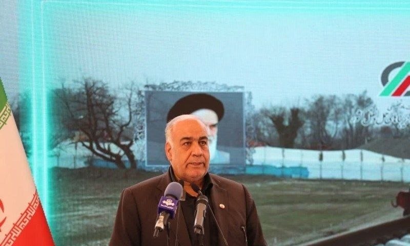 تجارت نیوز: 🔻اتمام ریلگذاری ۴۸۰ کیلومتر خط ریلی خاش-چابهار تا پایان شهریورمعاون وزیر راه و شهرسازی:▪️پروژههای متعددی در کشور تعری