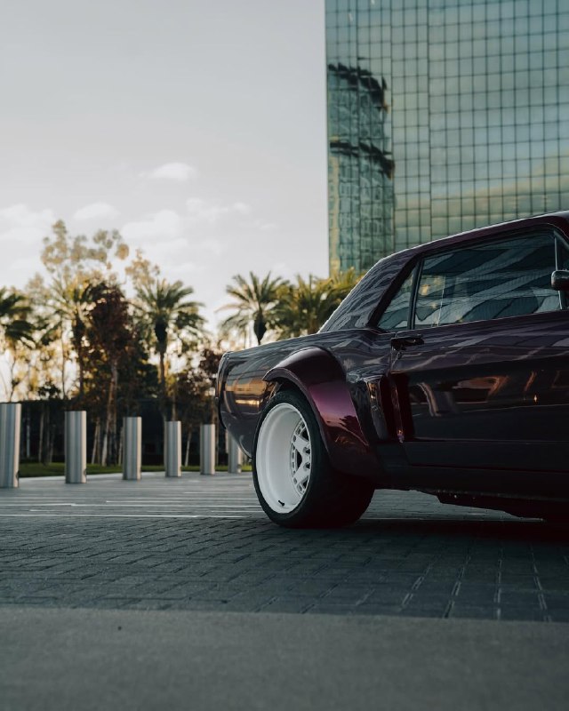 Ford Mustang 4