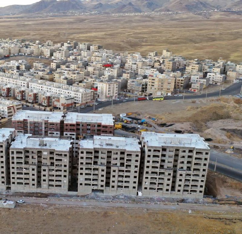 روزنامه ایران: ⭕️ عرضه ۶۵۰ هزار واحد مسکونی در سال گذشته/ طرح پیشران صنعتیسازی مسکن تدوین شد🔹معاون مسکن و ساختمان وزیر راه و شهرسازی گ