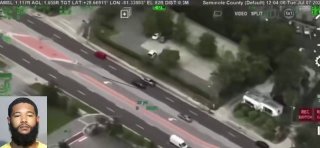 🇺🇸 This woman grabbed a case of Tito’s vodka, tossed it into the Uber waiting for her, and expected the driver to help her get away 😀 Instead, the Uber driver refused to drive, got out, opened the door, and let the delivery truck driver recover the stolen vodka.You a different level of stupid to try to pull a heist and Uber is your getaway plan..Follow us -> LiveLeak