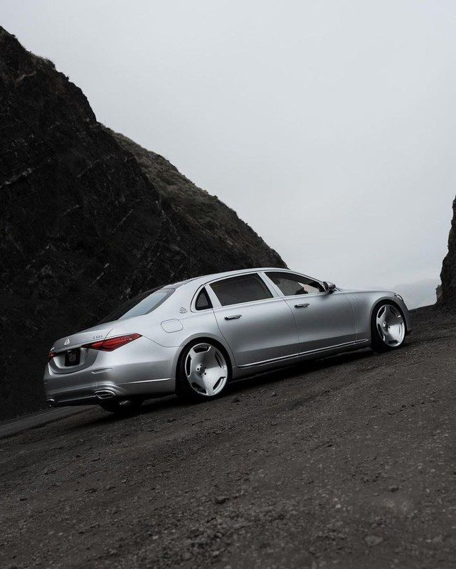 MAYBACH S680 2