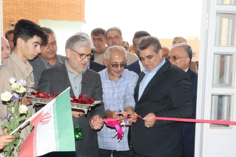 سمنان لاین/خط خبری..: وزیرعلوم در سمنان مطرح کرد: سال تحصیلی آینده دانشگاه‌ها به‌صورت حضوری برگزار خواهد شد و دانشجویان جدیدالورود پس از اعلام