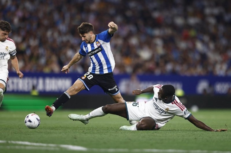 رئال مادرید توییت | Real Madrid Tweet: 🧱 آمار دفاعی ابراهیما کوناته مقابل اسپانیول : 9 مشارکت دفاعی 5 دفع توپ 5 بازپسگیری توپ 1 قطع توپ برد 2 مورد از 3 تکل بر