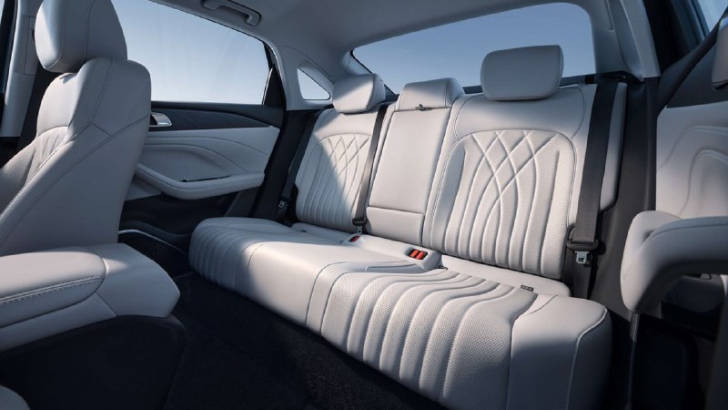Geely Galaxy Starshine 6 стоит в Китае от миллиона рублей 4
