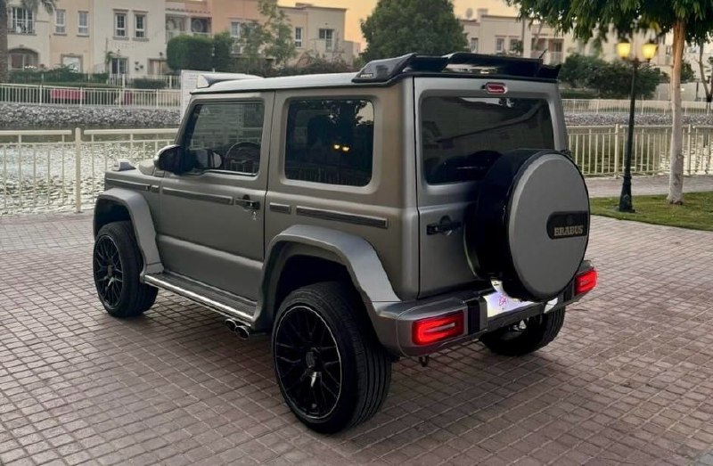 В Дубае превратили Suzuki Jimny в G-Class от Brabus 4