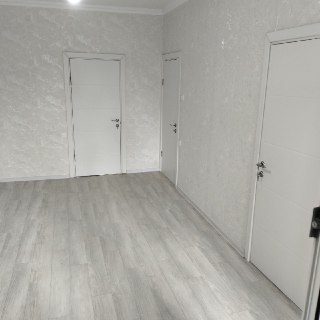 Zangiota tumani Myassokombinatda 4-qavatli domni 1chi qavati sotiladi