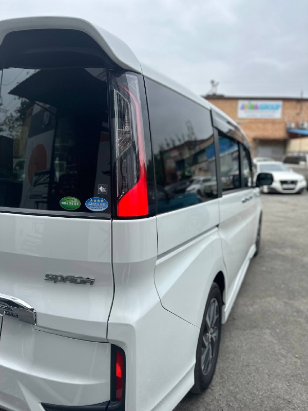 Honda Stepwgn 2017 фото 4