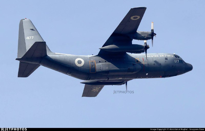 מטוס מטען C-130E של חיל האוויר הפקיסטני עוזב את בסיס חיל האוויר חמיס מושייט סמוך לגבול תימן