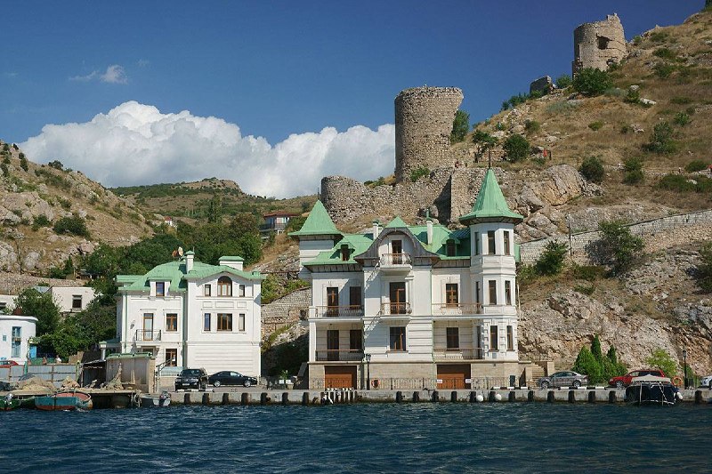 ☀️Балаклава — тихая гавань Крыма ⚓ Балаклава — это место, где хочется замедлиться. Узкая… — Ялтинское Экскурсионное Бюро