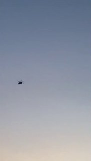 🔴 מסוק Ka-52 הרוסי ניסה להפיל מזל"ט מתאבד FP-1 אוקראיני באמצעות טיל אוויר-אוויר קצר טווח Igla-V, אך לא הצל…