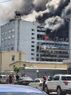 В Воронеже атакован ВЗПП-Микрон, который выпускает полупроводниковые приборы и интегральные микросхемы, пишет Astra. Ранее местные власти объявили в городе ракетную опасность.