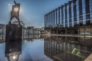 University of Chicago Law School Splits Its Curriculum Around AI Rather Than Banning It