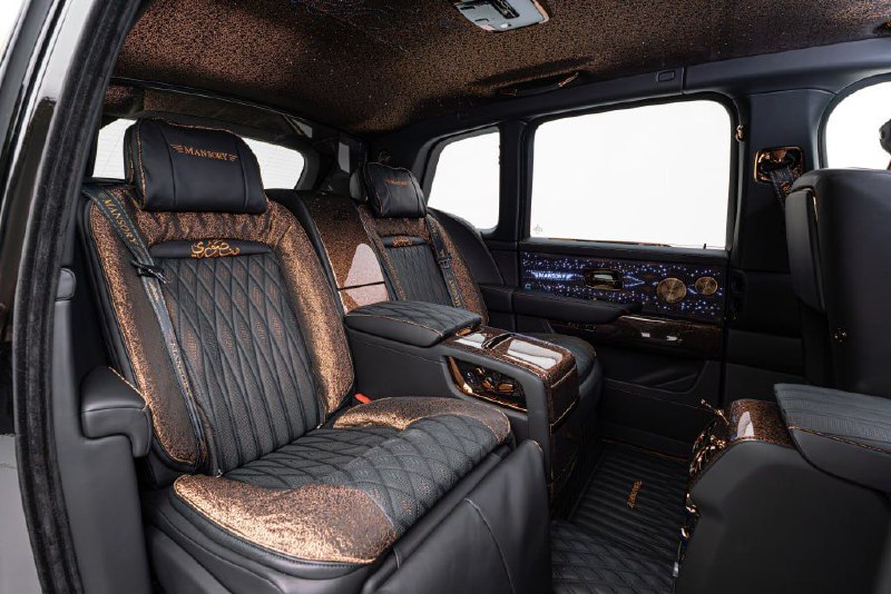 Необычный Rolls-Royce Cullinan от ателье Mansory 6