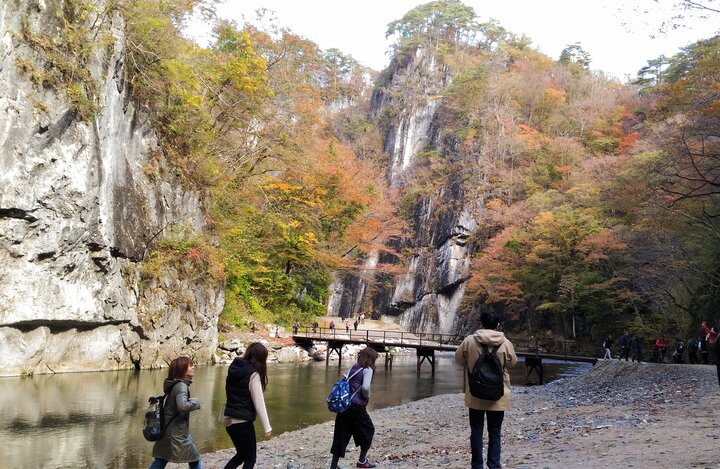 日本百景--猊鼻溪乘舟賞楓