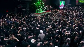 גופת אייתוללה חמינאי מובלת בתהלוכה בחוסייניית חומייני