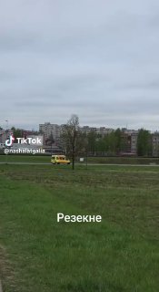 В Латвии упали два залетевших со стороны России беспилотникаОб этом пишет Delfi со ссылкой на Национальные вооруженные силы.Один из них попал в пустой резервуар на нефтебазе в Резекне. По данным полиции, пожар локализован, место падения второго беспилотник
