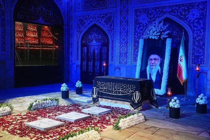 خبرگزاری بین المللی شفقنا: 🔴مراسم بزرگداشت چهلم رهبر شهید انقلاب از سوی دفتر حضرت آیت الله سیستانی برگزار می شود⬅️به گزارش شفقنا، مراسم بزرگداشت چه