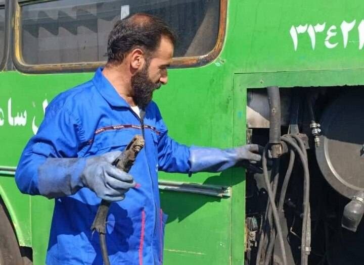 اخبار میهن صنعت: 🔴چمران : دولت مابهازای صرفهجویی بنزین و گازوئیل را بدهدرئیس شورای اسلامی شهر تهران: 🔹 دولت بابت بنزین و گازوئیل یارانه