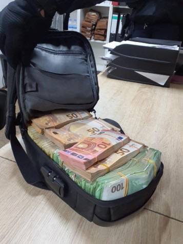 Два брата в Берлине придумали, как заработать 1 млн евро с помощью пластиковых ящиков. Но полиции этот способ не понравилсяВозврат залога в Германии можно получить не только за бутылки, но и за компактные пластиковые ящики, в которых перевозят овощи и фрук