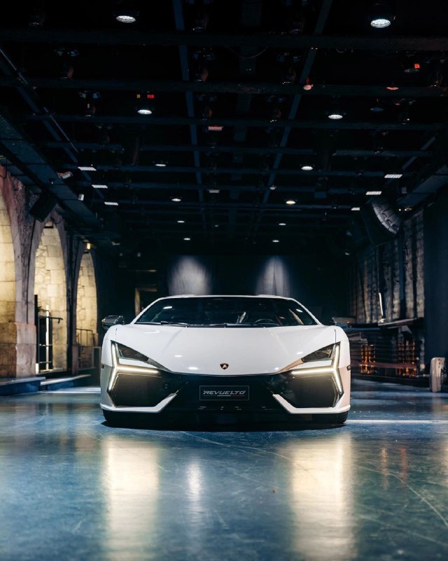 Lamborghini Revuelto