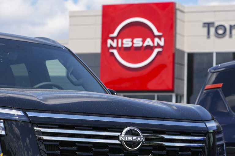Mercedes-Benz продал долю в Nissan почти за 325 млн долларов