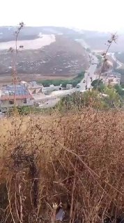 🚨סצינות המתעדות הגעת כלי רכב נוספים של צבא לבנון לכניסות לעיירה זאוטאר במערב המדינה לקראת היערכותם לאחר נס…