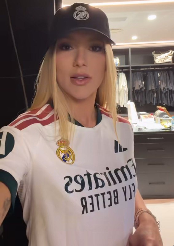 Futball Bad Tv ⚫: پارتنر وینی آماده بازی رئال@FutballBadTv#hadiپارتنر وینی آماده بازی رئال@FutballBadTv#hadi