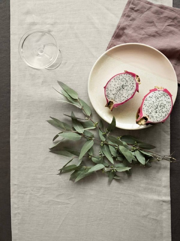 Лен выглядит роскошно, но несмотря на это он прекрасно подходит и для повседневного использования. Раннер Linen Texture пригодится вам для любого п... - изображение 2 - лен, выглядит, роскошно