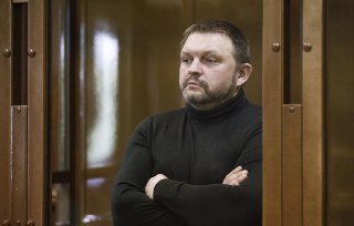 Экс-губернатор Кировской области Белых взыскал 200 тысяч рублей с государства за незаконное преследованиеСвердловский районный суд Перми частично удовлетворил иск бывшего губернатора Кировской области Никиты Белых к Минфину России о взыскании компенсации з